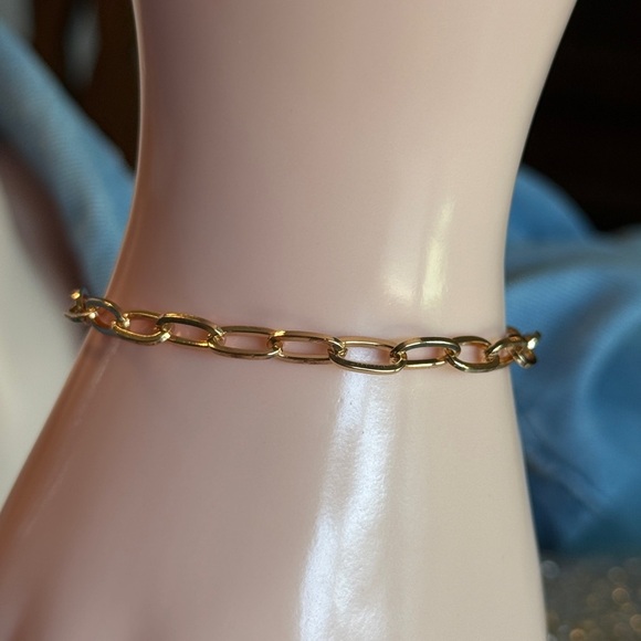 NEW | 18K Gold Plated Chain Bracelet - Picture 4 of 7